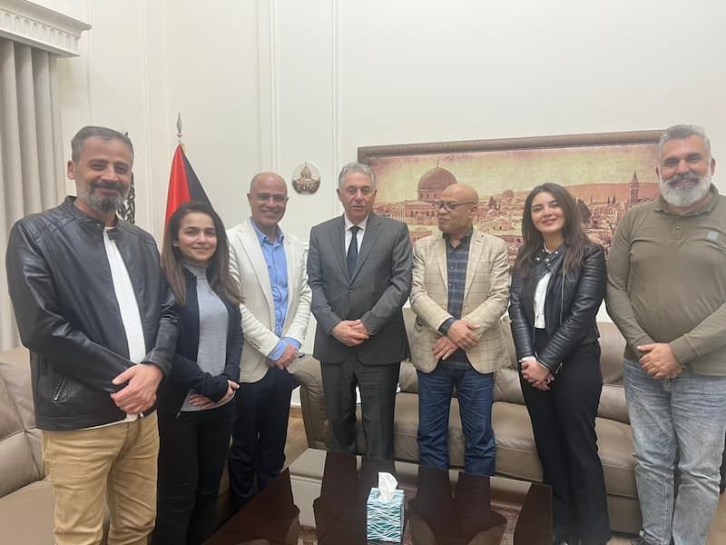 وفد من جمعية عمل تنموي بلا حدود "نبع" يلتقي السفير أشرف دبور وفد من جمعية عمل تنموي بلا حدود "نبع" يلتقي السفير أشرف دبور