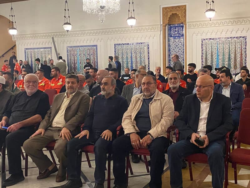 وفد من قيادة طلائع الفجر قدم واجب العزاء في قاعة مسجد محمد الأمين وفد من قيادة طلائع الفجر قدم واجب العزاء في قاعة مسجد محمد الأمين