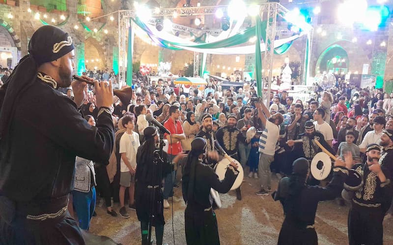 اختتام مهرجان "صيداوي أح" في خان الإفرنج اختتام مهرجان "صيداوي أح" في خان الإفرنج