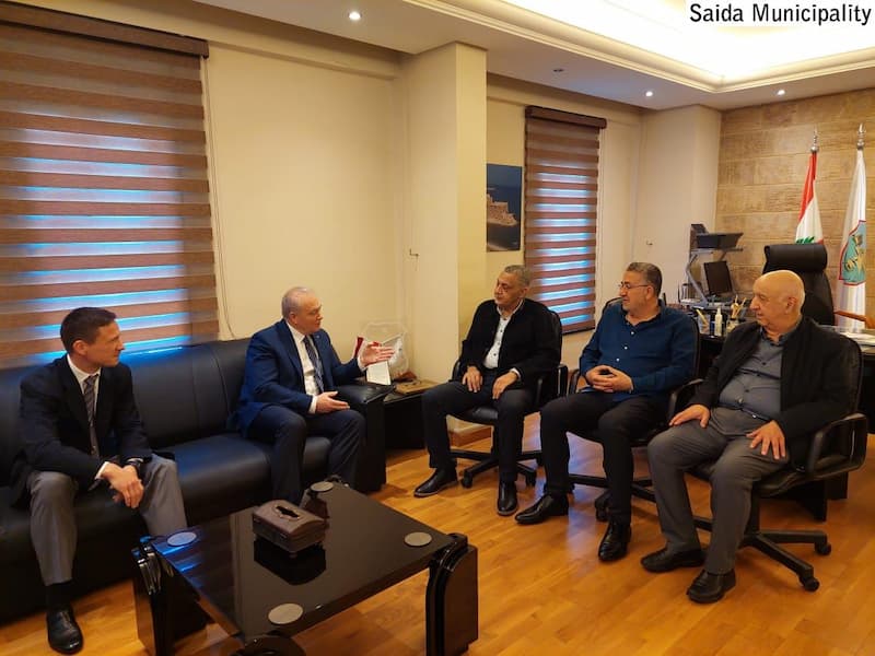 السفير الروسي روداكوف إطلع من رئيس بلدية صيدا د. بديع على أوضاع الجنوب وخطط الطوارىء السفير الروسي روداكوف إطلع من رئيس بلدية صيدا د. بديع على أوضاع الجنوب وخطط الطوارىء
