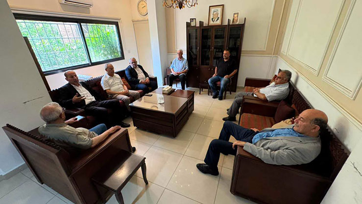 سعد يستقبل وفدًا قياديًا من الجبهة الديمقراطية ويؤكد دعم الحقوق الوطنية للشعب الفلسطيني سعد يستقبل وفدًا قياديًا من الجبهة الديمقراطية ويؤكد دعم الحقوق الوطنية للشعب الفلسطيني