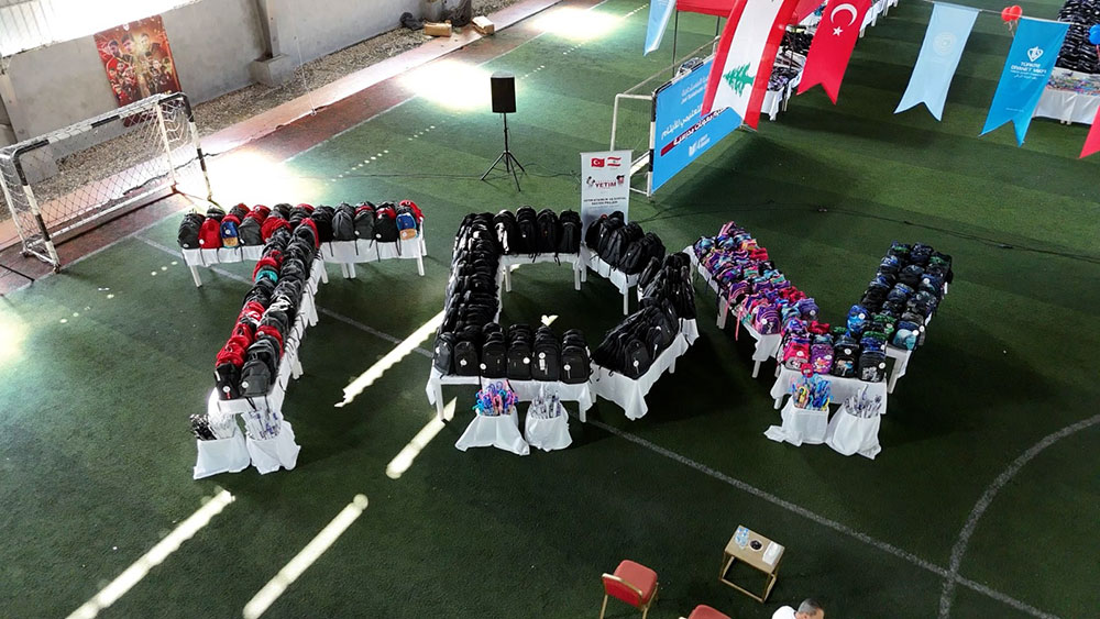 سفير تركيا في توزيع معونات مدرسية على أيتام في صيدا: جئنا نرد الجميل للبنان الذي وقف الى جانب بلدنا في الزلزال