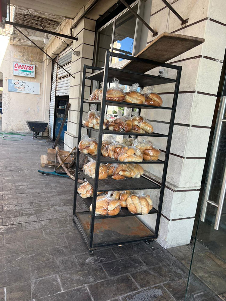 فرصة إستثمارية | عدة فرن كاملة للبيع والمحل للاستثمار