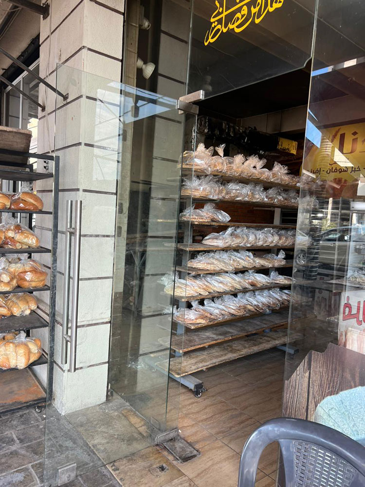 فرصة إستثمارية | عدة فرن كاملة للبيع والمحل للاستثمار