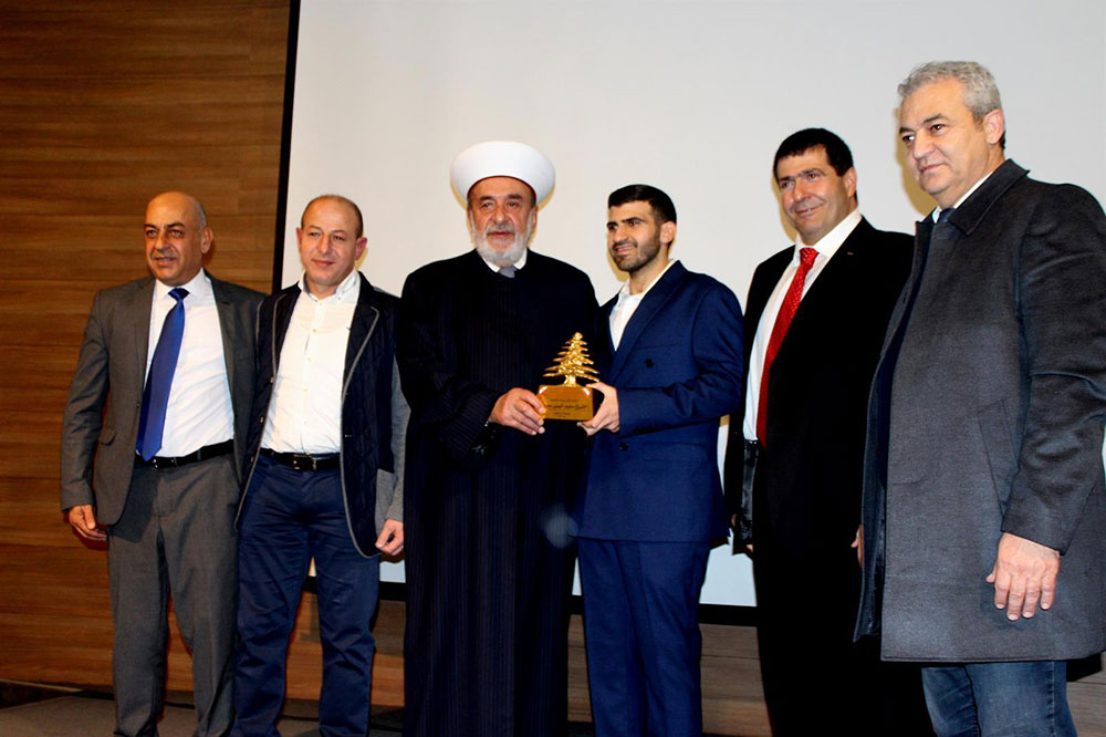 برعاية وزير الزراعة: تكريم الشاب عامر محمد علي نحولي باحتفال حاشد في بلدية صيدا برعاية وزير الزراعة: تكريم الشاب عامر محمد علي نحولي باحتفال حاشد في بلدية صيدا